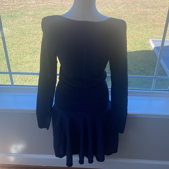 Dianne von Furstenberg navy Delta long sleeve Dress size small - Picture 4 of 10